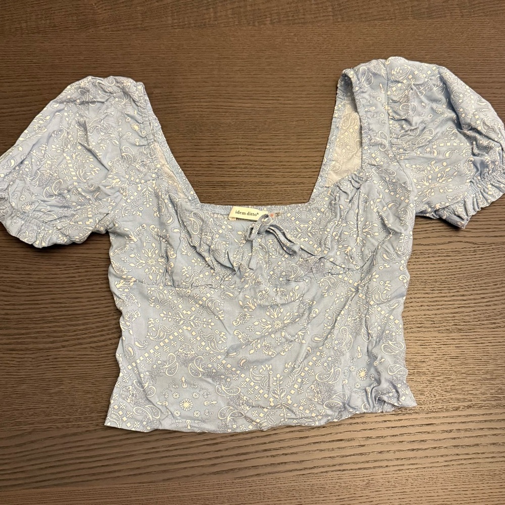 Idem Ditto Light Blue Floral Crop Top